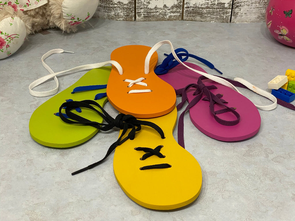 Shoe lace training aid
